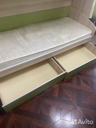 Двухярусная кровать бу