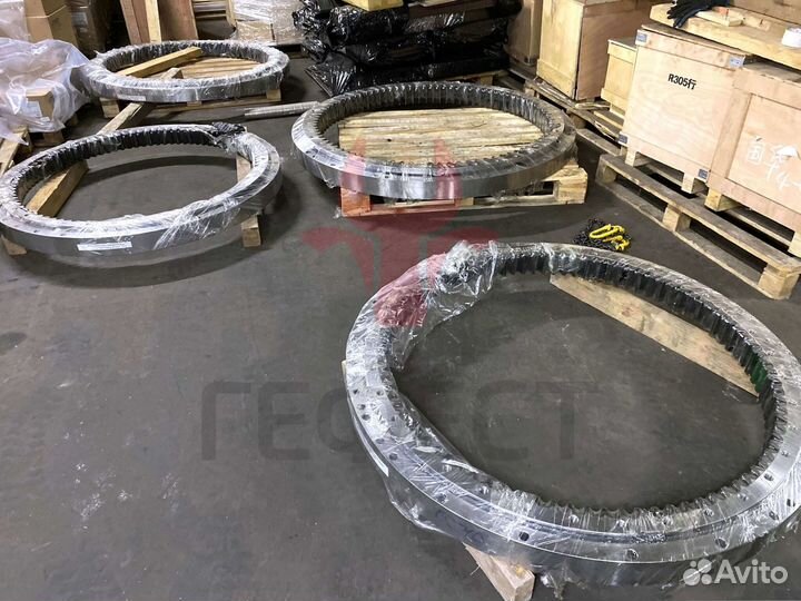 Опорно-поворотный круг PC400-8 208-25-61100