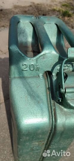 Канистры металлические 20 литров