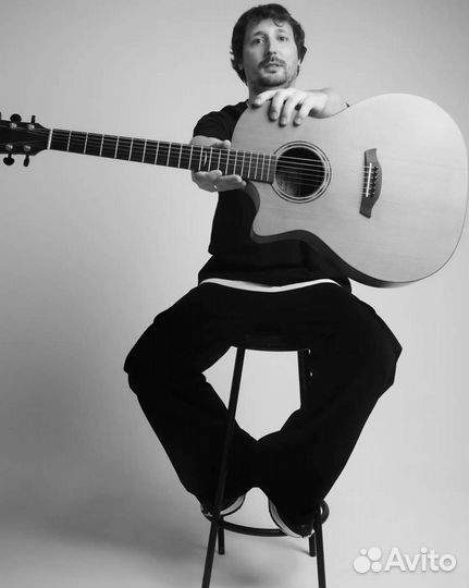 Музыкант гитарист, живая гитарная музыка на велком