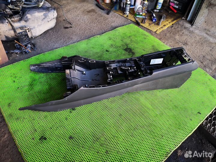 Консоль центральная на BMW X3 F25 2010-2017