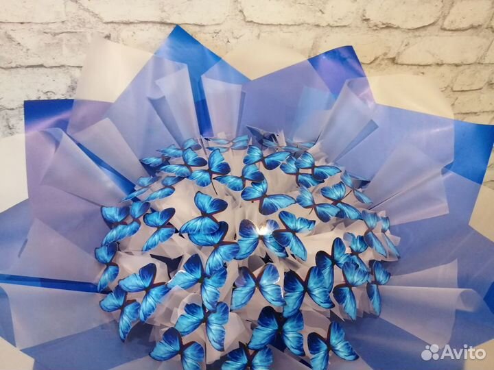 Синий светящийся букет из бабочек