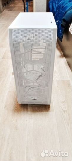 Игровой корпус для пк белый с коробкой