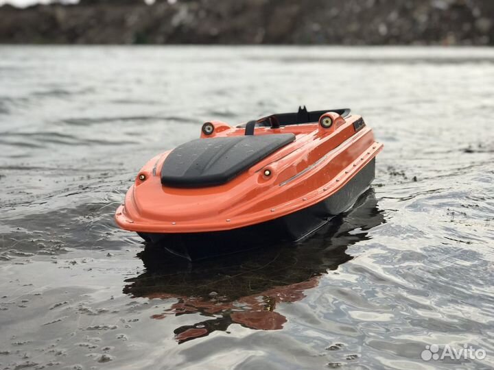 Прикормочный кораблик Carp Quest Universal