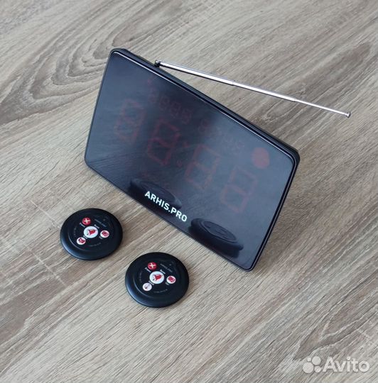 Табло отображения вызова на русском, кнопка вызова