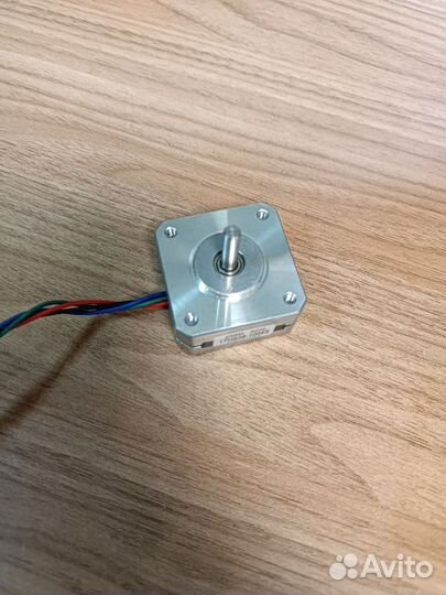 Шаговый двигатель 17HS08-1004S (nema17)