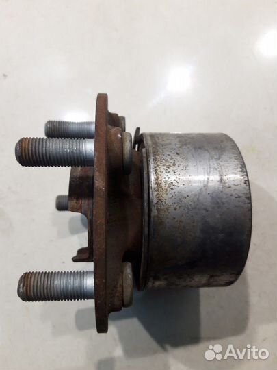 Ступица (задняя, левая)