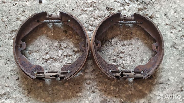 Колодки ручника Мерседес мл 164