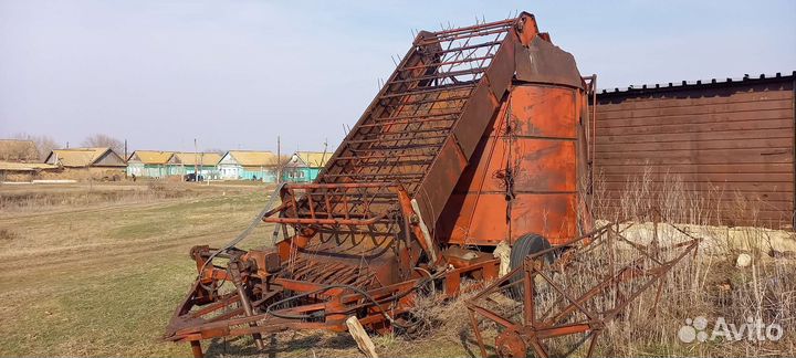 Пресс-подборщик Сызраньсельмаш ПК-1.6А, 1989