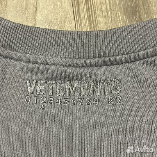 Свитшот vetements