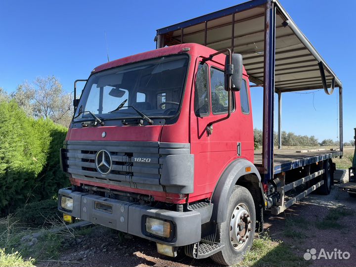 Mercedes 1820