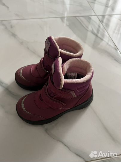 Продам ботинки для девочки р.28 котофей