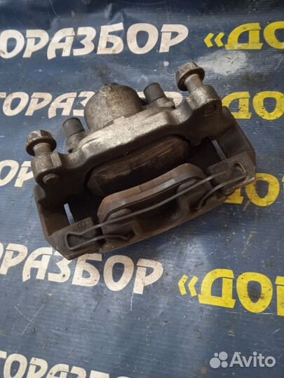 Суппорт тормозной передний правы Volkswagen Golf 6