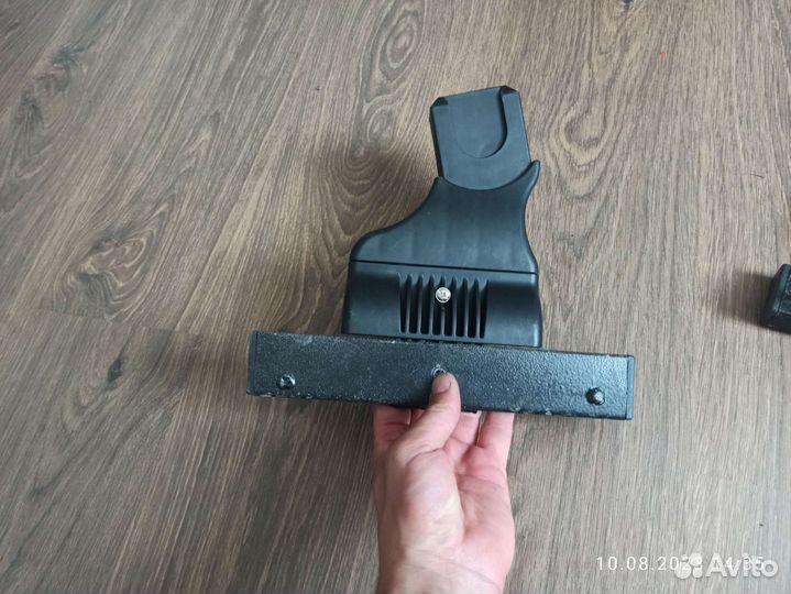 Переходник maxi cosi (для новой и старой версии)