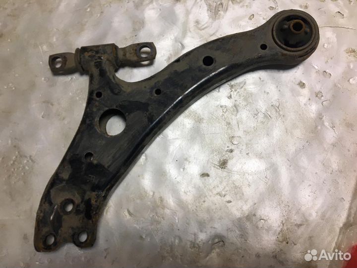 Рычаг подвеска toyota camry 40