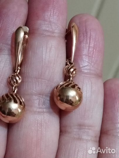 Золотые серьги