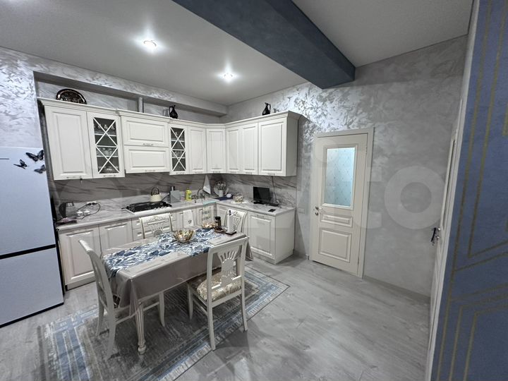 2-к. квартира, 63 м², 2/6 эт.