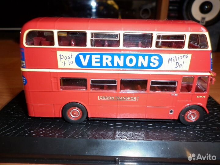 Коллекционная модель автобуса Leyland RTW 1957