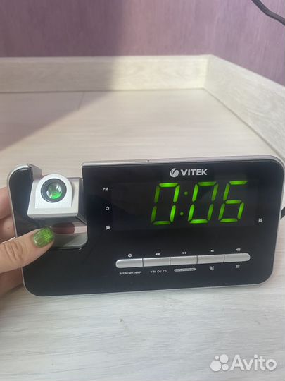 Электронные часы Vitek