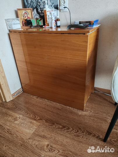 Стол книжка