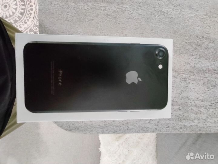 iPhone 7, 32 ГБ