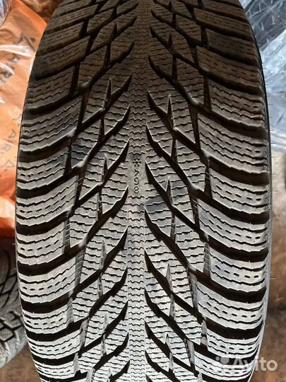 Nokian Tyres Hakkapeliitta R3 225/40 R19 и 255/35 R19 96V