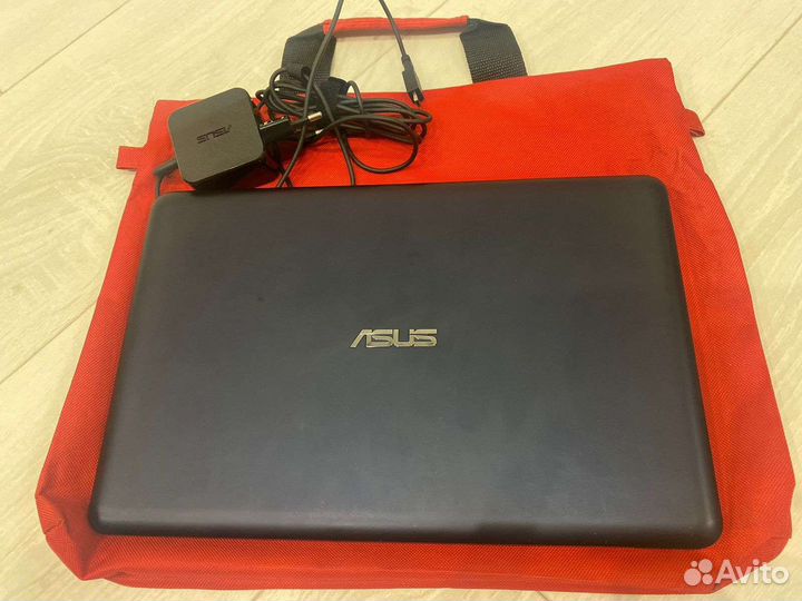 Ноутбук asus