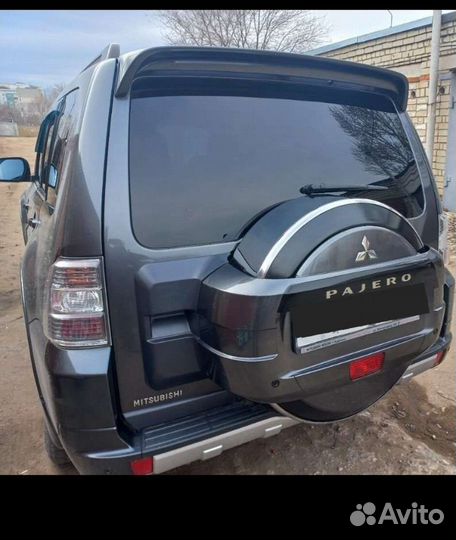 Чехол запасного колеса Pajero 4