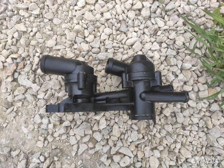 Корпус термостата Volkswagen Golf 5