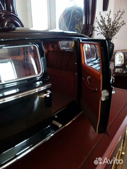 Эксклюзивный подарок-Модель зис-110 в масшт.1-8