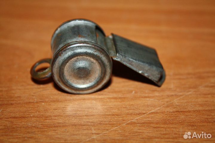 Свисток жестяной