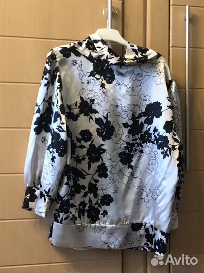 Костюм с юбкой