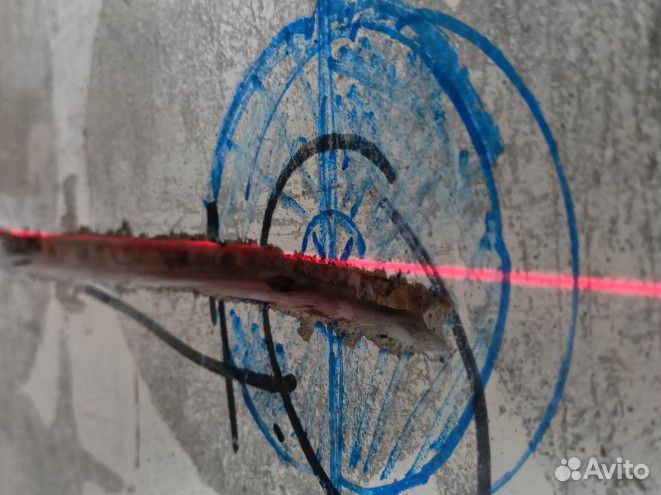 Электрик перенести розетку штробление