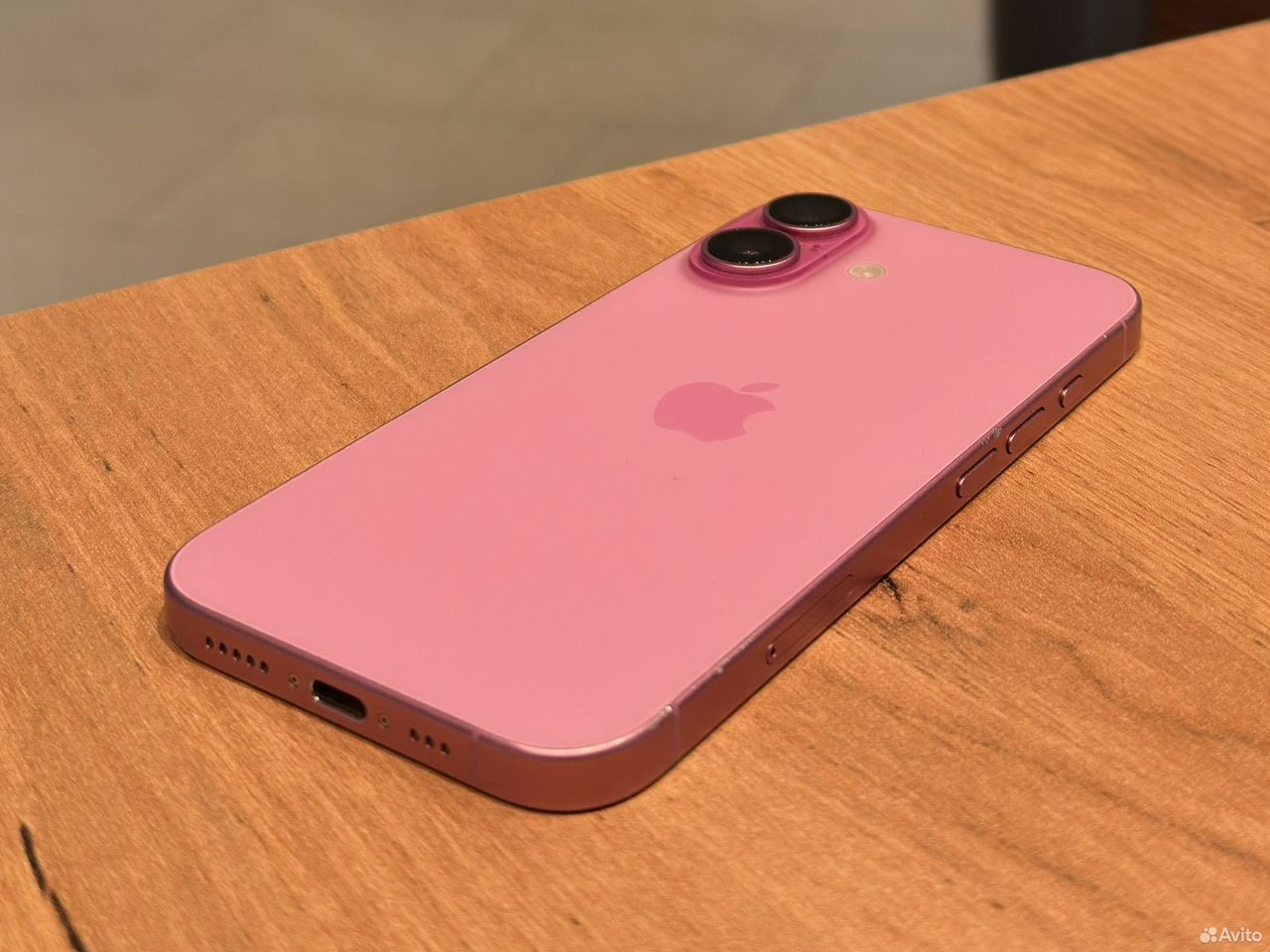 iPhone 16, 128 ГБ, SIM + eSIM