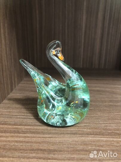 Статуэтка лебедь