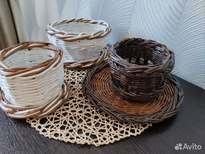 Корзина плетеная из бумажной лозы