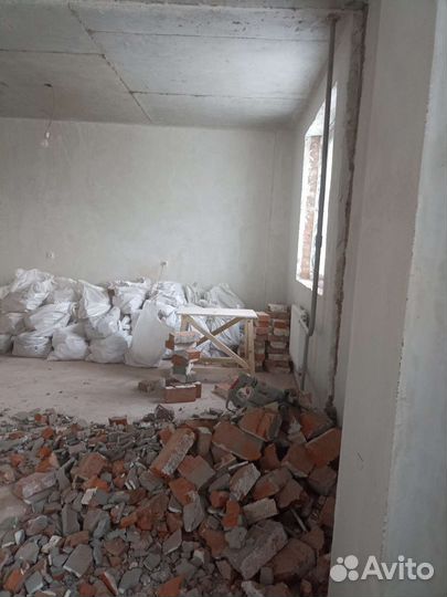 Демонтаж стяжки пола, штукатурки