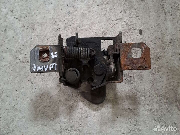 Замок капота Фольксваген шаран 1995-2000
