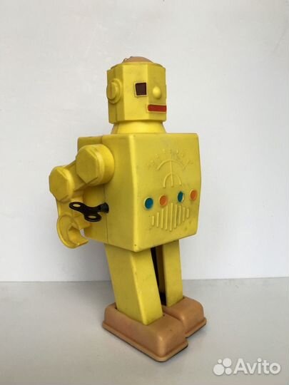 Игрушка робот. середина 1970-х СССР