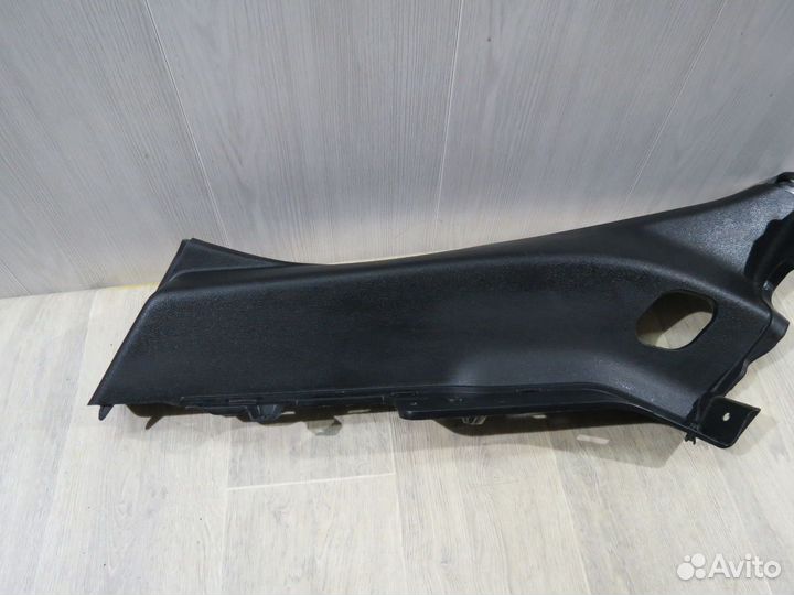 Обшивка стойки задняя левая Kia Rio 4
