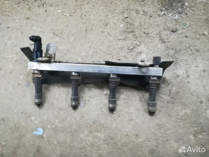 Топливная рейка Опель Корса Д 2008