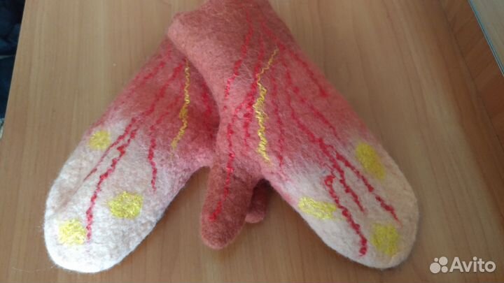 Валяные изделия (варежки, носки, палантины и проч)