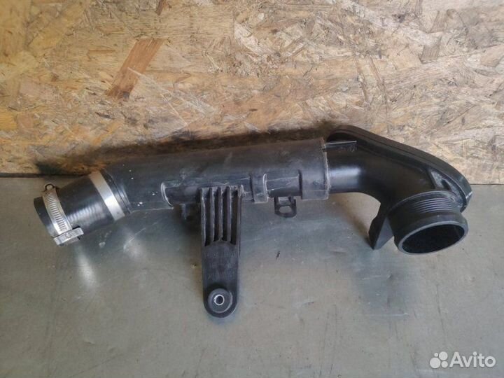 Патрубок системы охлаждения передний Chery Tiggo