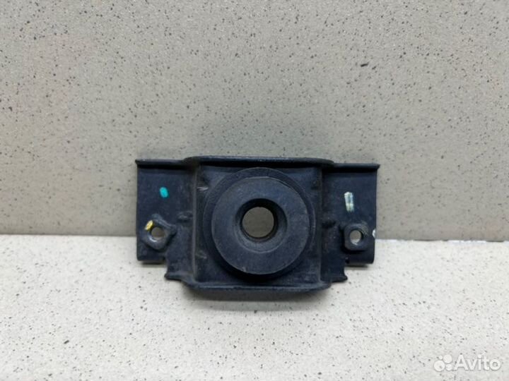 Кронштейн радиатора Hyundai Solaris седан G4LC