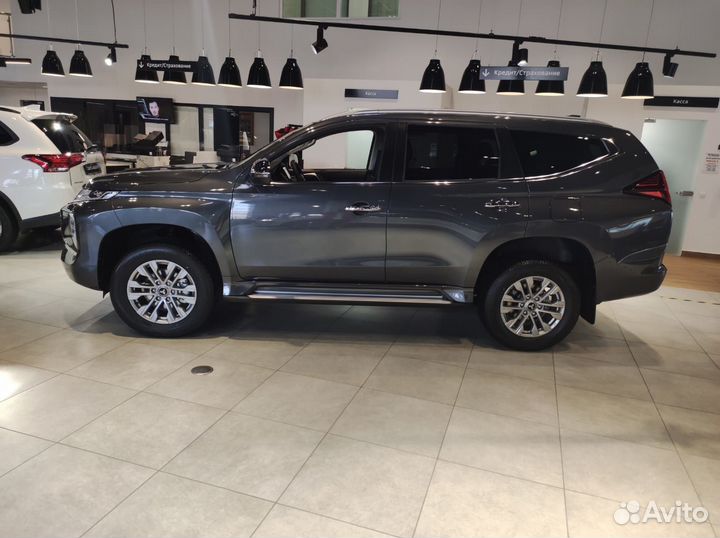 Mitsubishi Pajero Sport 3.0 AT, 2022