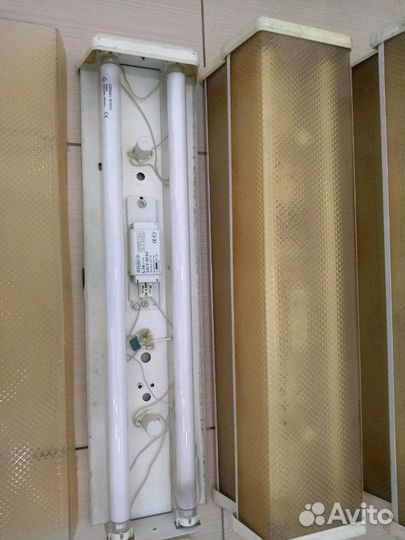 Плафон б/у с двумя люминесцентными лампами