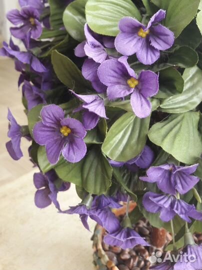 Топиарий в декоративном горшочке