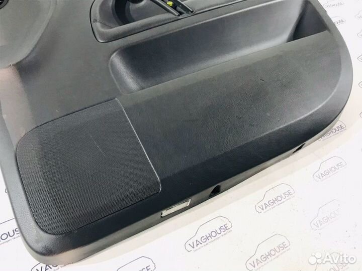 Обшивка двери передняя правая Volkswagen Touareg