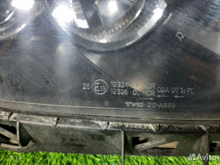 В наличии: Фара правая Mazda 3 BK