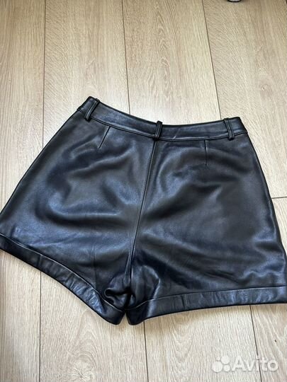 Кожаные шорты